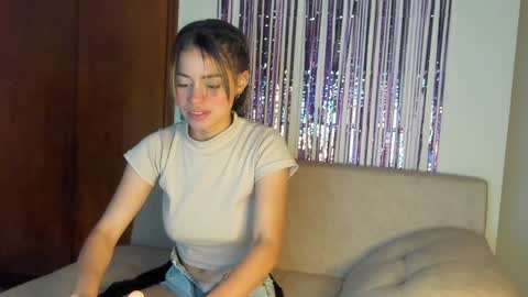 cami_latinsexx online show from December 18, 2024, 2:27 am