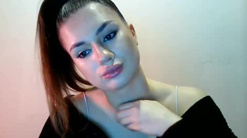 Candy Emily18s online show from February 1, 2025, 3:19 pm