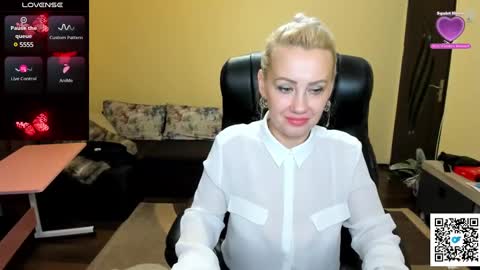 candy_hellenx online show from November 14, 2024, 4:23 am