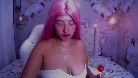 candy_little4u_ online show from January 8, 2025, 3:19 am