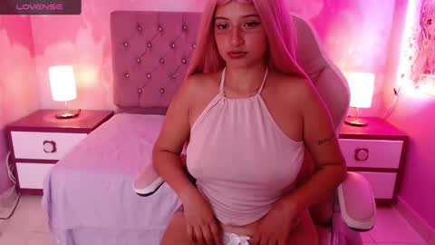 candy_little4u_ online show from December 18, 2024, 1:44 am