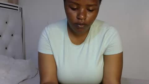 cardi_barbie online show from December 7, 2024, 4:37 pm