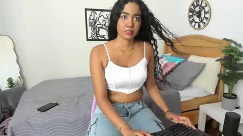 cataleya_canela online show from November 30, 2024, 7:06 pm