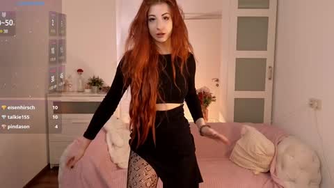 caty_cuddly online show from December 10, 2024, 9:54 pm