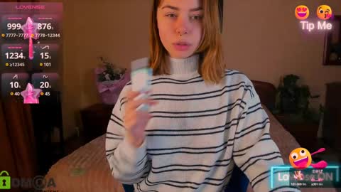 ceri_lady online show from November 15, 2024, 8:32 am