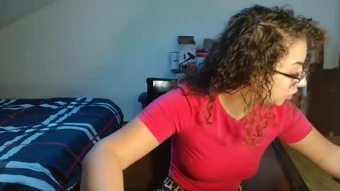 Stephanieblisss online show from January 4, 2025, 1:04 pm