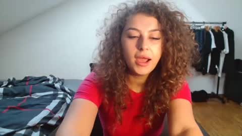 Stephanieblisss online show from January 5, 2025, 10:32 am