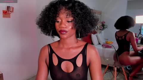 charis_hill online show from January 10, 2025, 10:01 pm