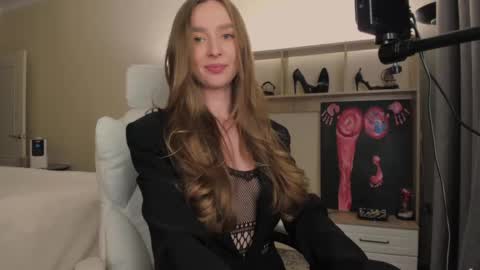 CharlottaWells online show from November 23, 2024, 1:37 pm