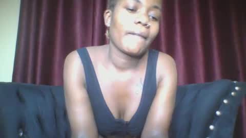 charlotte_rose3 online show from December 1, 2024, 6:33 pm