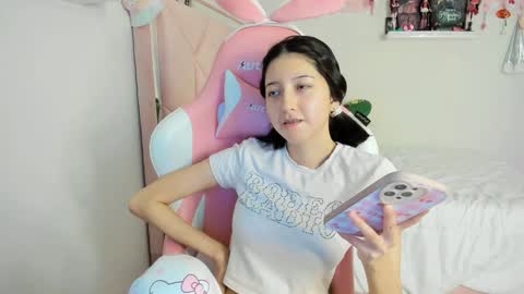 cherrycute666 online show from December 8, 2024, 2:11 am