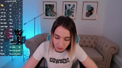 Chloe FOLLOW ME  online show from December 11, 2024, 6:46 am