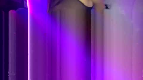 chloelopez_ online show from January 8, 2025, 1:02 am