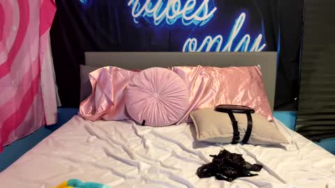 Chloes Big Boobs online show from November 25, 2024, 6:58 am