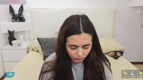 chloey_rogers_ online show from November 11, 2024, 1:17 pm