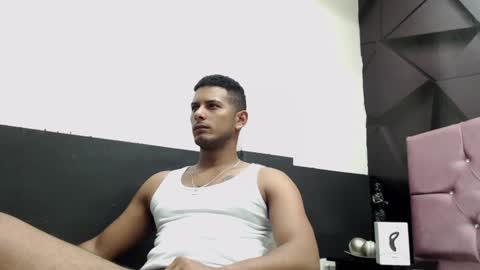 chris_dick23 online show from November 28, 2024, 3:09 am