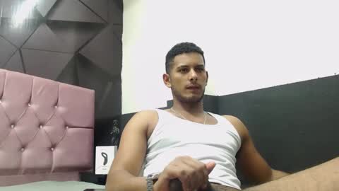 chris_dick23 online show from November 29, 2024, 4:59 am