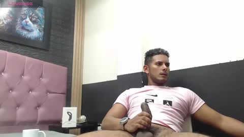 chris_dick23 online show from January 7, 2025, 4:42 am