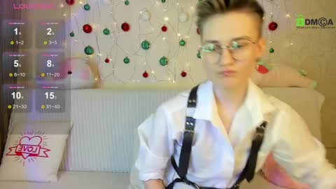 christine_moon online show from December 14, 2024, 7:11 pm