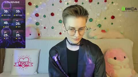 christine_moon online show from December 16, 2024, 6:31 pm