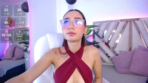 cloe_hills_ online show from December 6, 2024, 10:06 pm