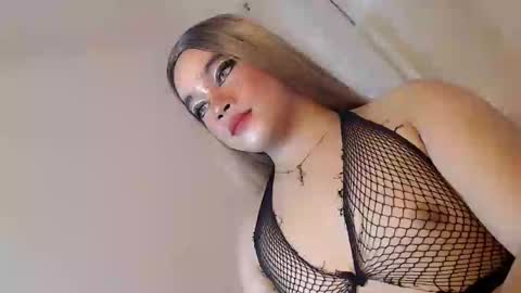 Hot Ayisha online show from November 24, 2024, 2:37 am