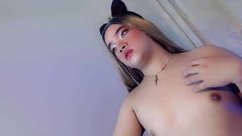 Hot Ayisha online show from November 28, 2024, 10:31 pm