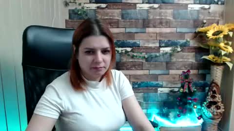 crazyfox_ online show from December 10, 2024, 6:37 am