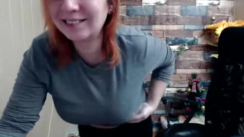 crazyfox_ online show from December 18, 2024, 5:18 pm