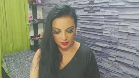 cruela_deviil online show from November 19, 2024, 9:12 pm