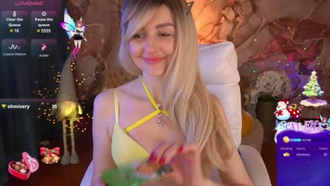 crystaltiffanyy online show from December 17, 2024, 3:27 pm