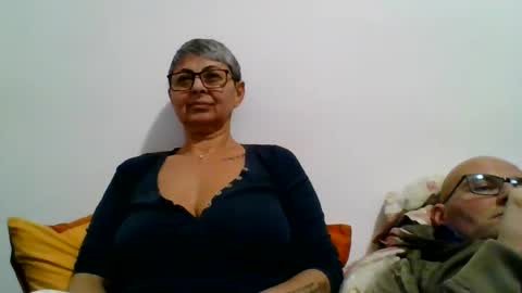 couple online show from September 27, 2107, 1:24 am