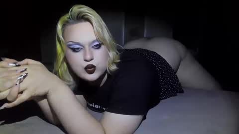 Curvygothfemboy online show from November 19, 2024, 2:20 am