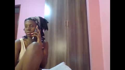 cute_lizah online show from December 23, 2024, 7:33 pm