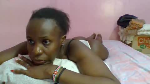 cute_lizah online show from December 14, 2024, 4:07 pm