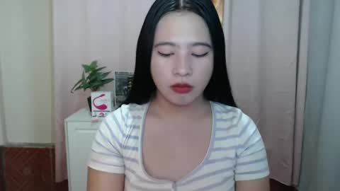 cutie_asianwoman online show from December 16, 2024, 6:42 pm