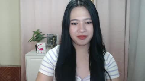 cutie_asianwoman online show from December 15, 2024, 6:09 pm