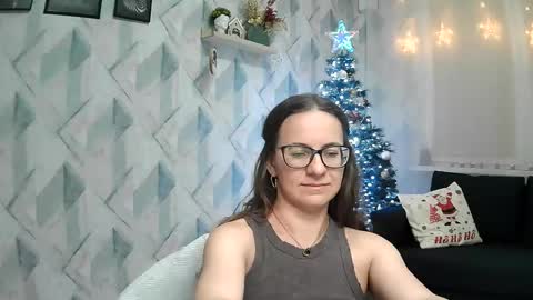 cutie_kn online show from December 24, 2024, 6:21 pm