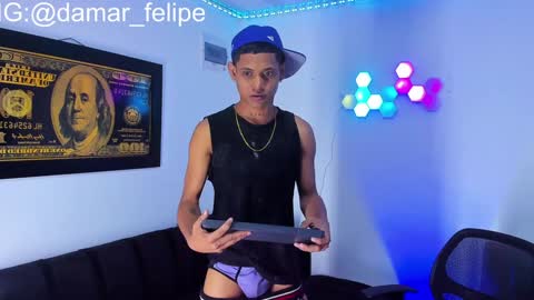 damar_felipe online show from November 13, 2024, 3:19 am