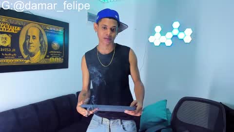 damar_felipe online show from November 18, 2024, 1:48 am