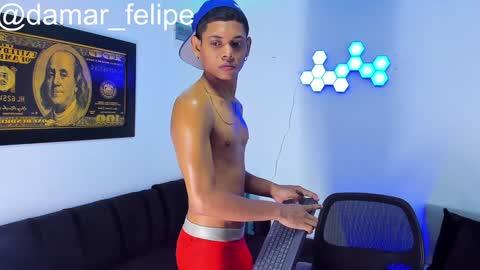 damar_felipe online show from November 21, 2024, 1:34 am