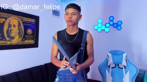 damar_felipe online show from December 17, 2024, 3:44 am