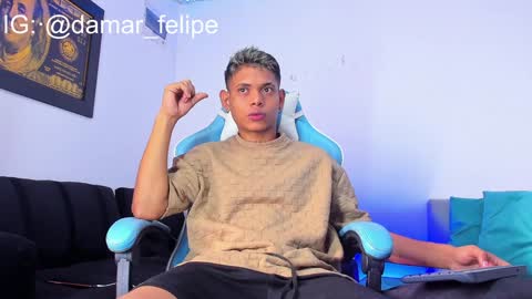 damar_felipe online show from December 22, 2024, 12:33 pm