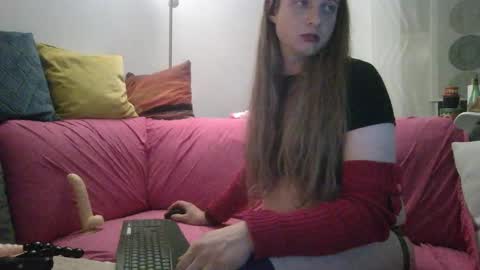 danadeluxe22 online show from January 15, 2025, 2:03 am