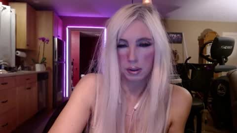 DanikaWhite69 online show from November 25, 2024, 5:10 am