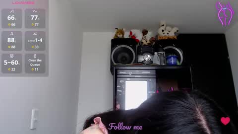 Follow me D online show from November 18, 2024, 3:42 pm