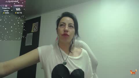 deboramilf__ online show from December 17, 2024, 9:15 pm