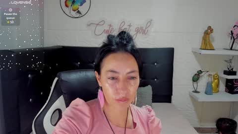 deboramilf__ online show from December 30, 2024, 7:02 pm