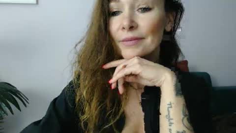 delilah_sweet online show from November 12, 2024, 4:37 pm