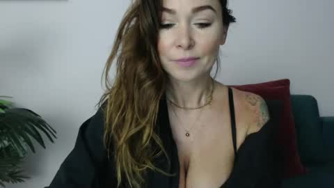 delilah_sweet online show from January 8, 2025, 3:49 pm